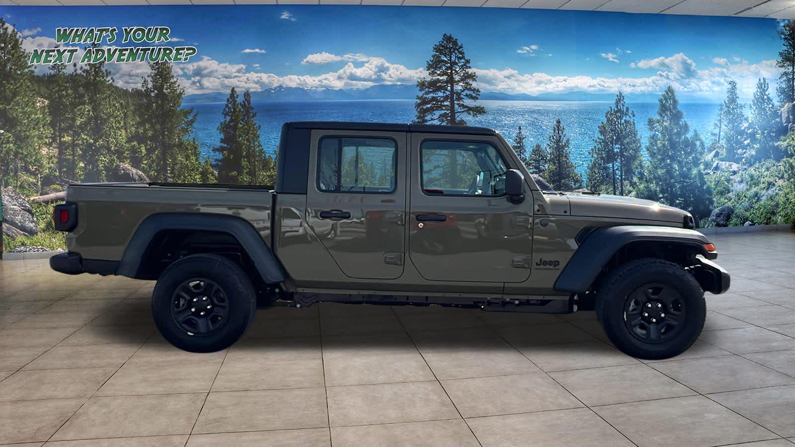 Thumbnail: 2026 Jeep Gladiator - 4