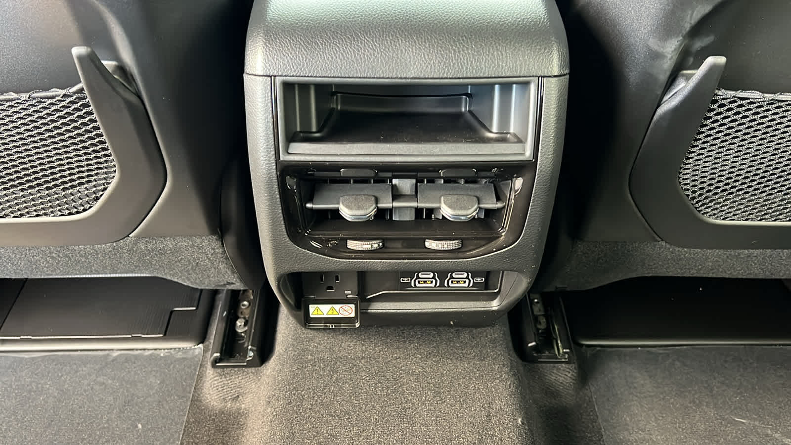 Thumbnail: 2026 Jeep Grand Cherokee - 25