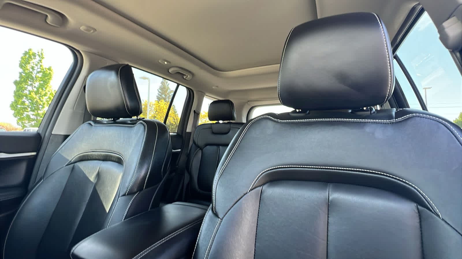 Thumbnail: 2022 Jeep Grand Cherokee - 11