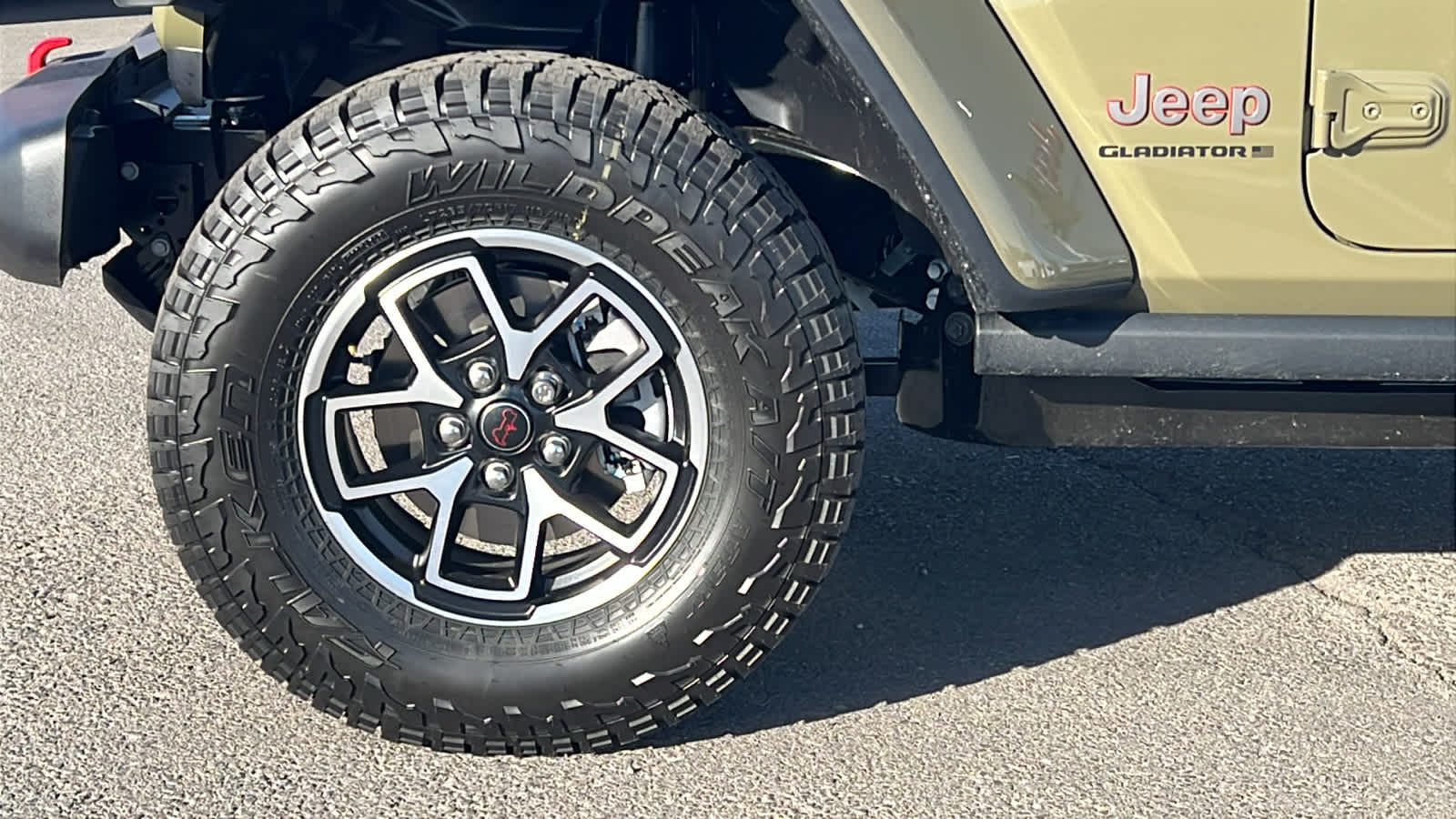 Thumbnail: 2026 Jeep Gladiator - 9