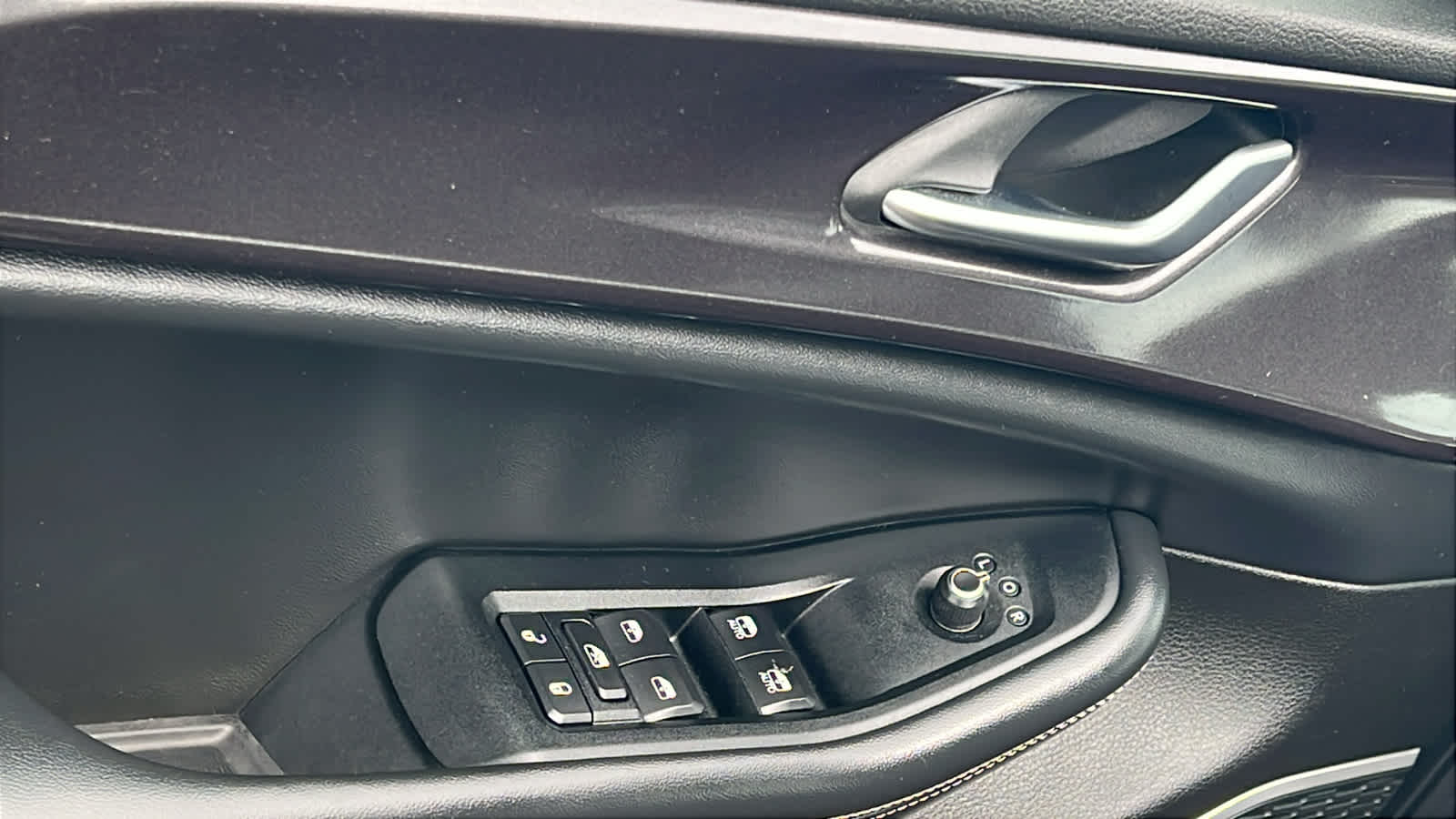 Thumbnail: 2021 Jeep Grand Cherokee L - 22