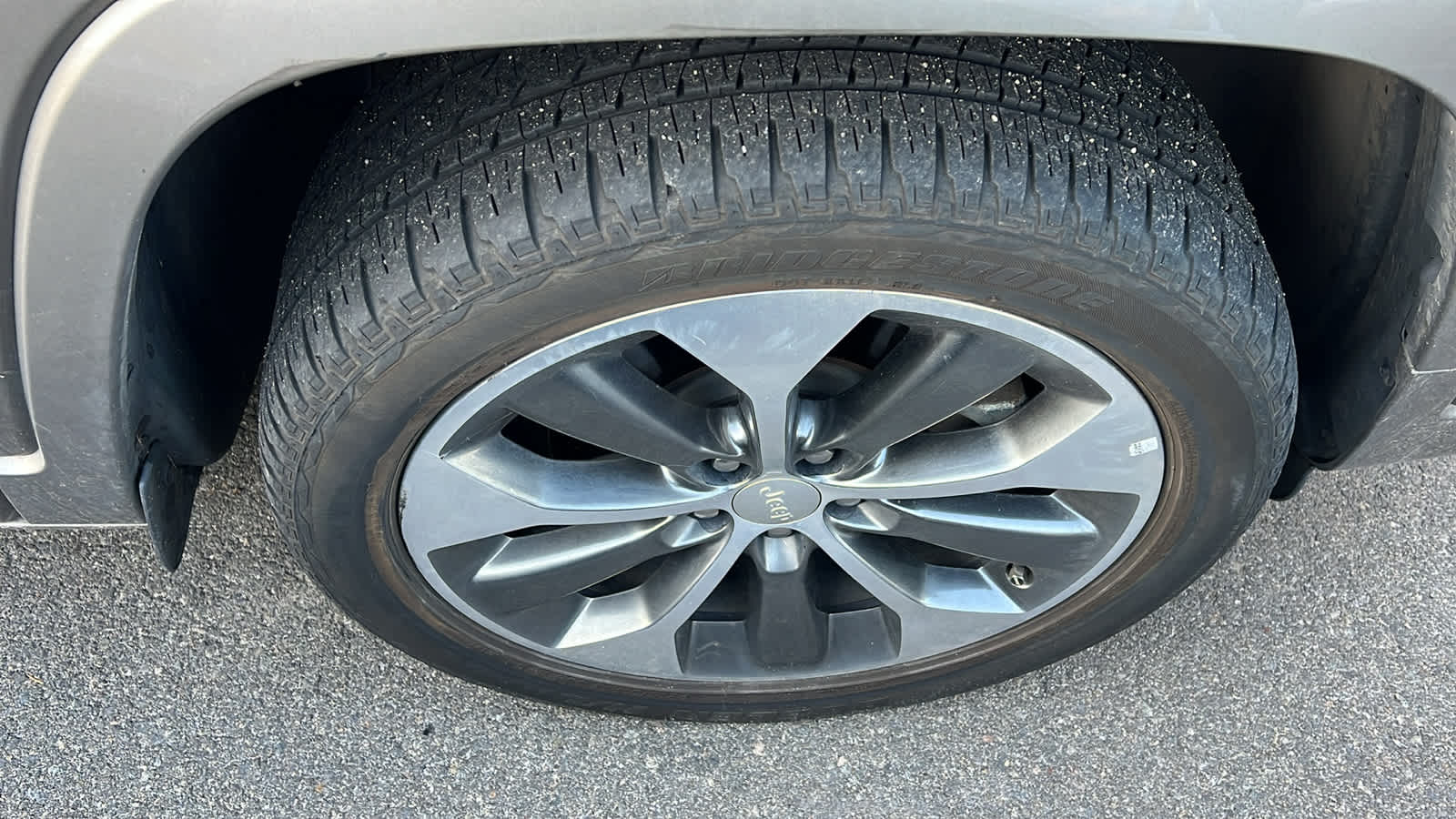 Thumbnail: 2019 Jeep Cherokee - 4