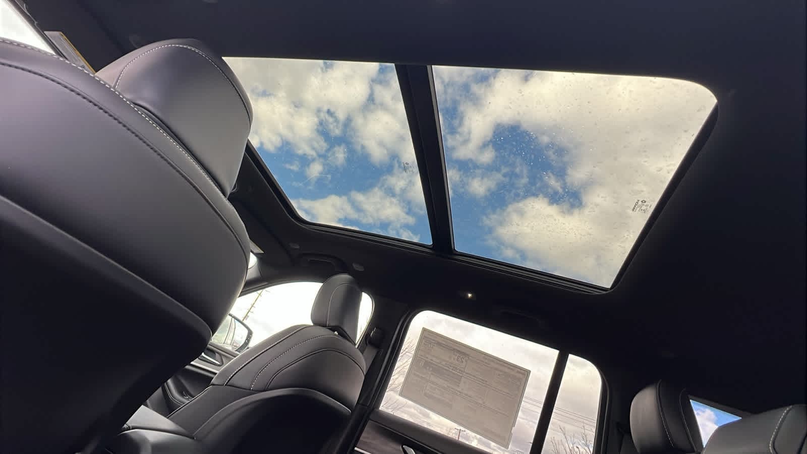 Thumbnail: 2026 Jeep Grand Cherokee - 31