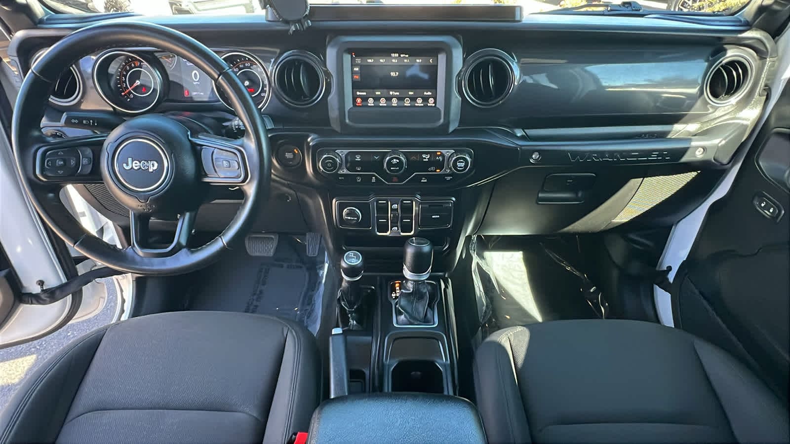 Thumbnail: 2022 Jeep Wrangler - 26