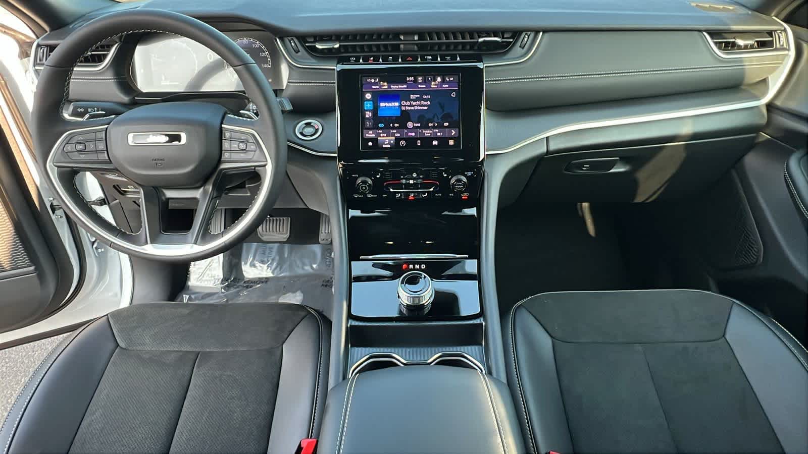Thumbnail: 2025 Jeep Grand Cherokee L - 26