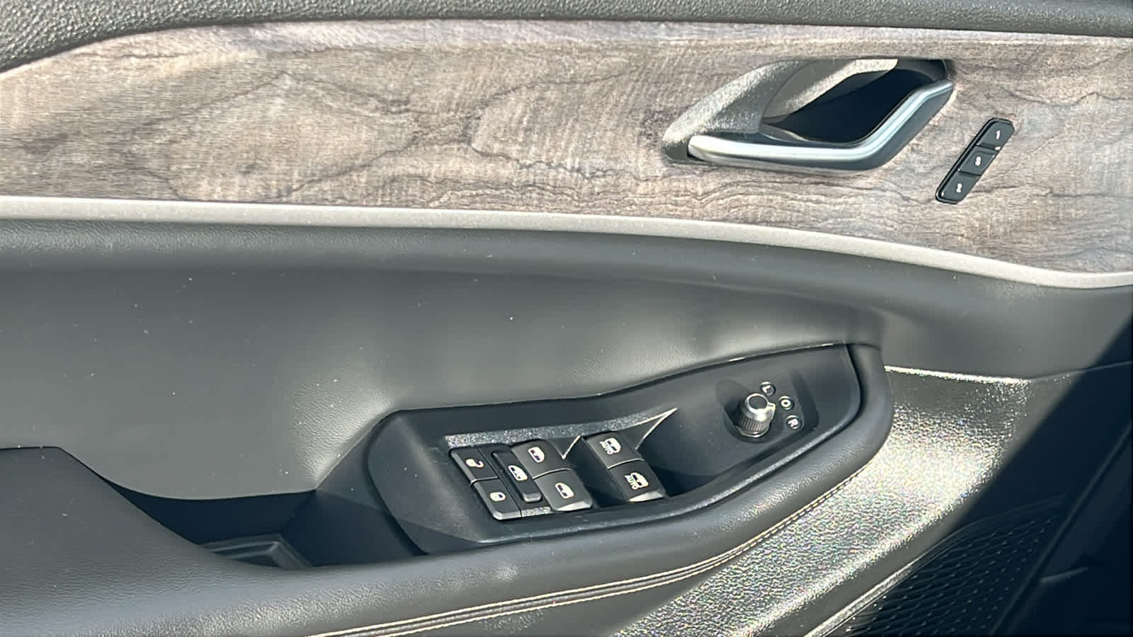 Thumbnail: 2024 Jeep Grand Cherokee L - 22