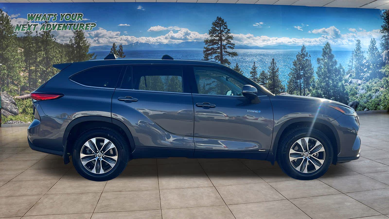 Thumbnail: 2021 Toyota Highlander - 4