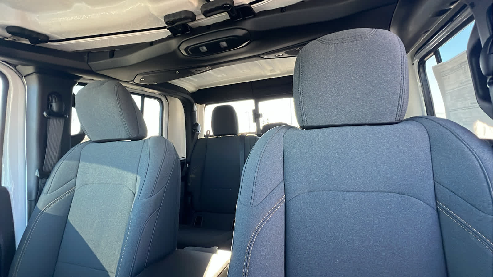 Thumbnail: 2026 Jeep Gladiator - 11