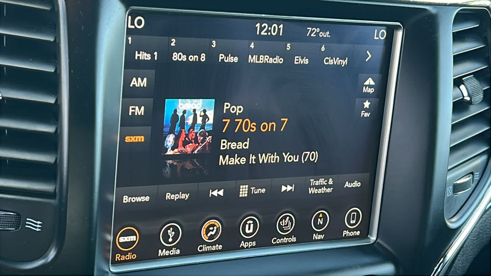 Thumbnail: 2018 Jeep Grand Cherokee - 15