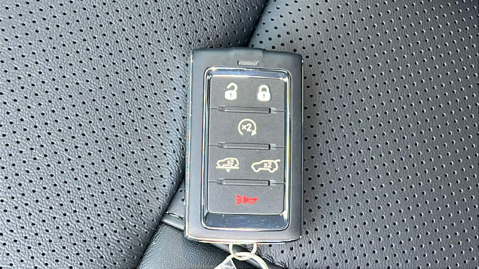 Thumbnail: 2026 Jeep Grand Wagoneer L - 29