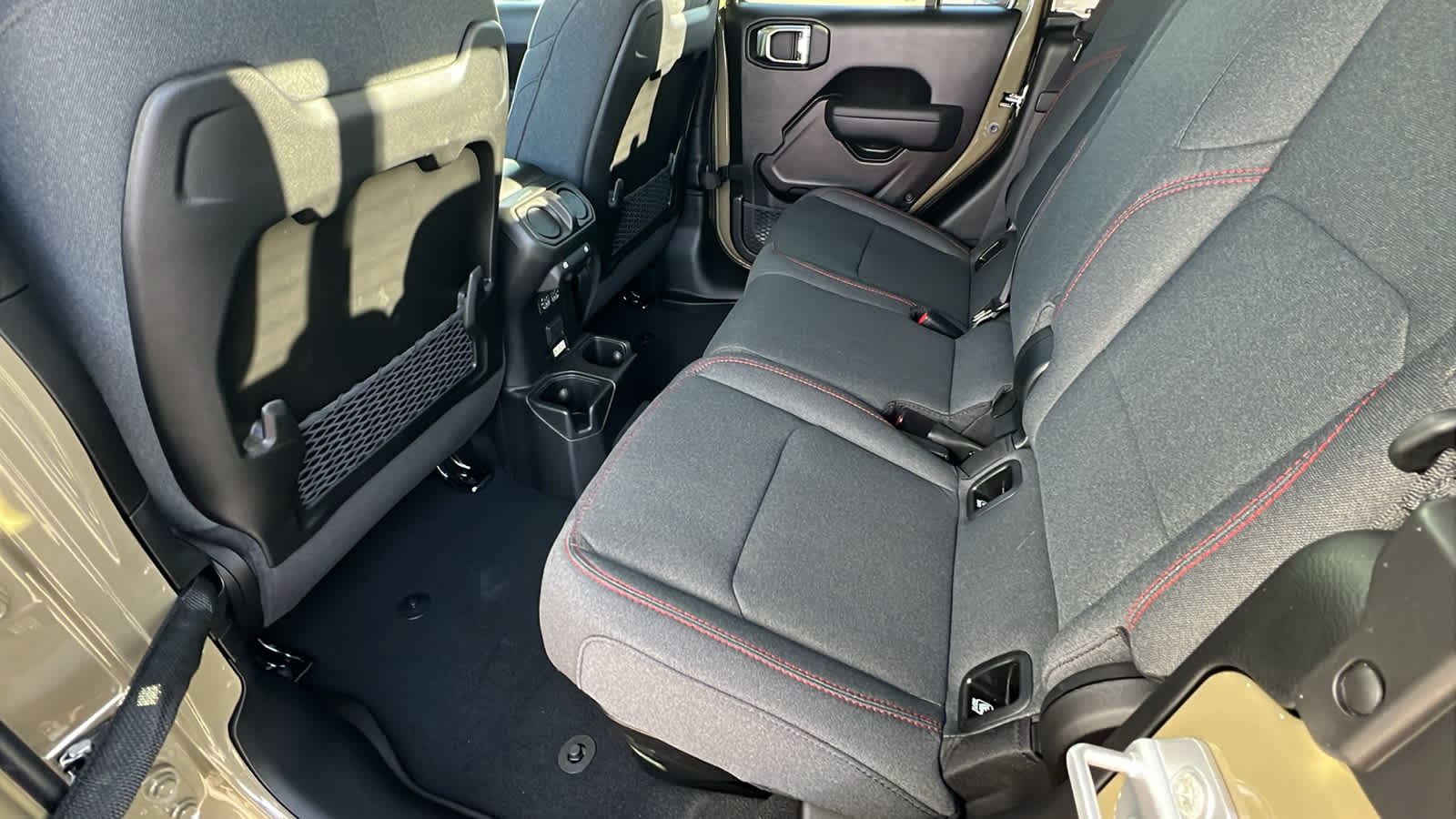 Thumbnail: 2026 Jeep Gladiator - 24