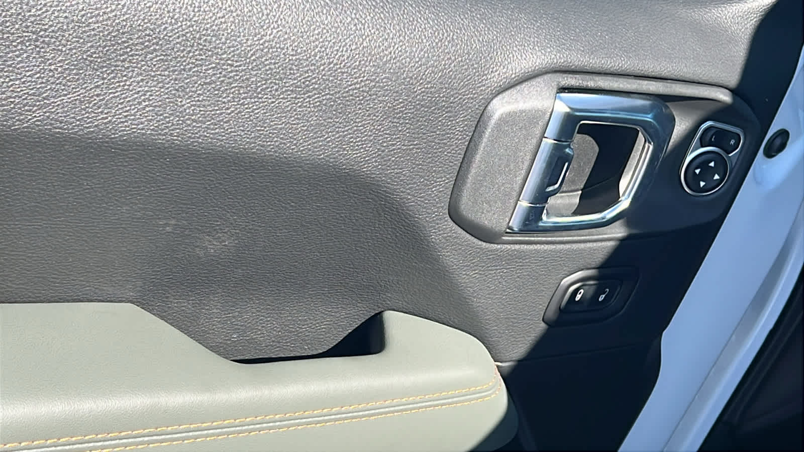 Thumbnail: 2025 Jeep Gladiator - 22