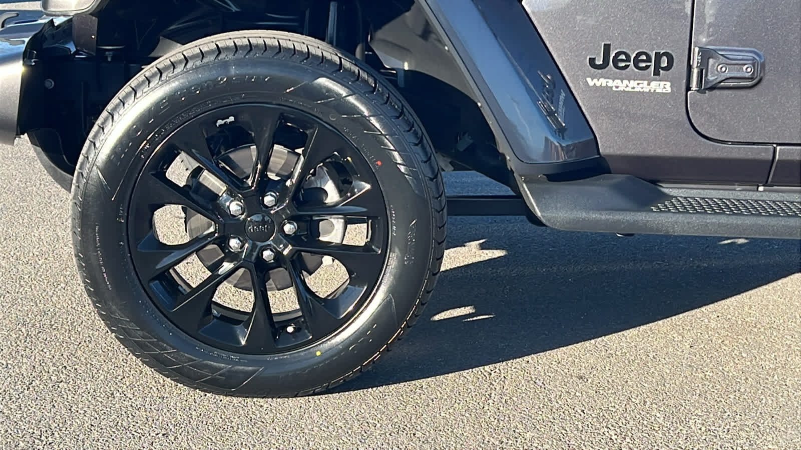 Thumbnail: 2021 Jeep Wrangler - 9