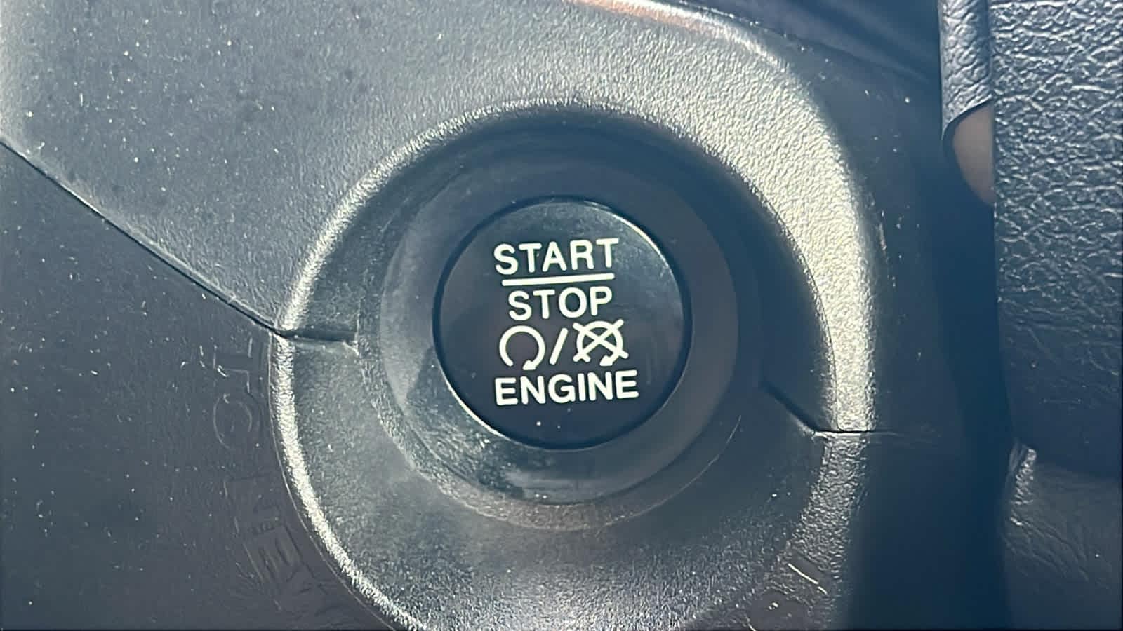 Thumbnail: 2021 Jeep Renegade - 17