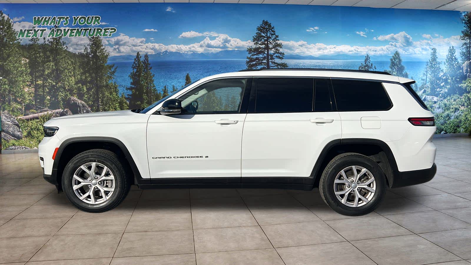 Thumbnail: 2022 Jeep Grand Cherokee - 8