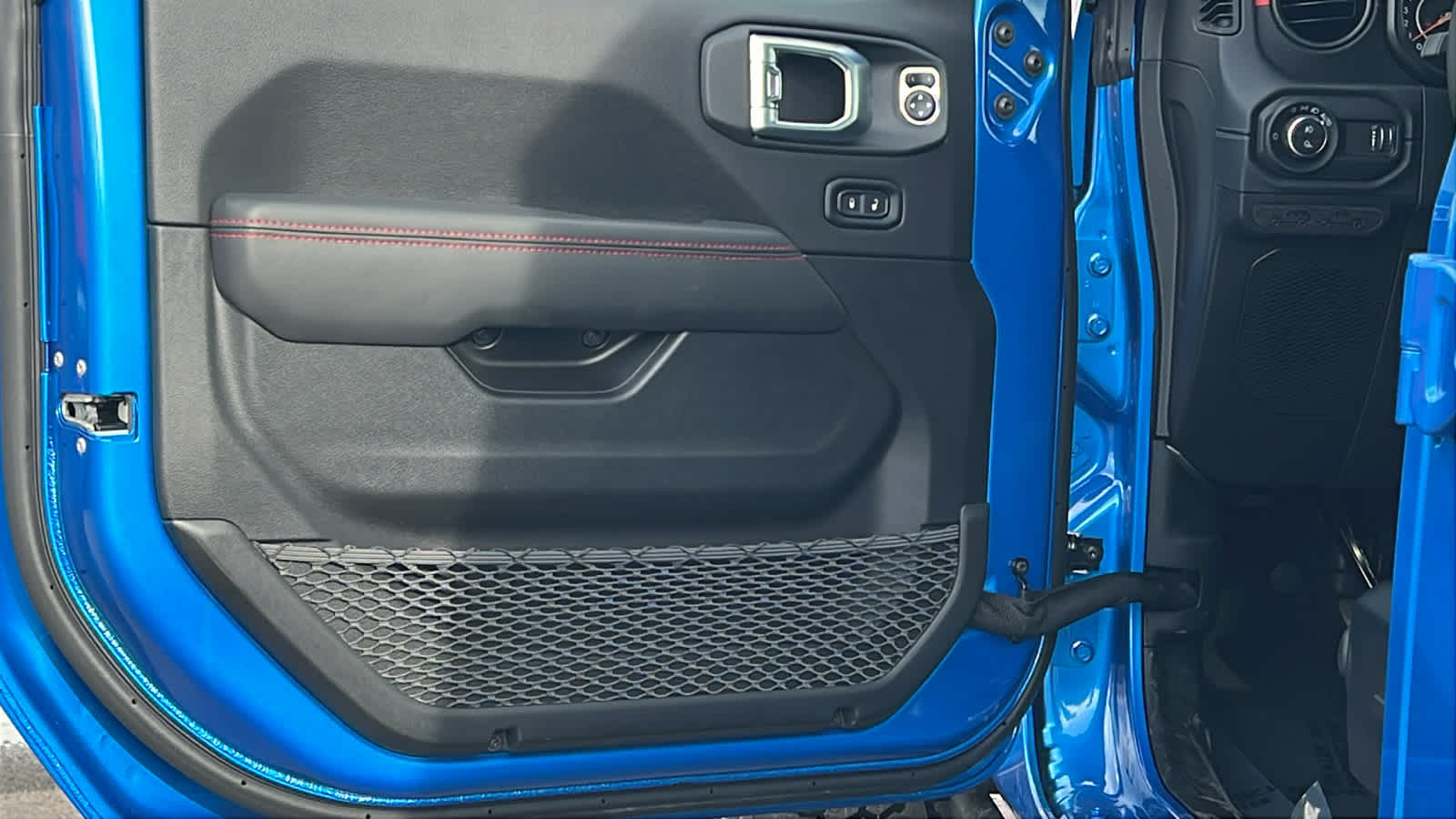 Thumbnail: 2026 Jeep Gladiator - 23