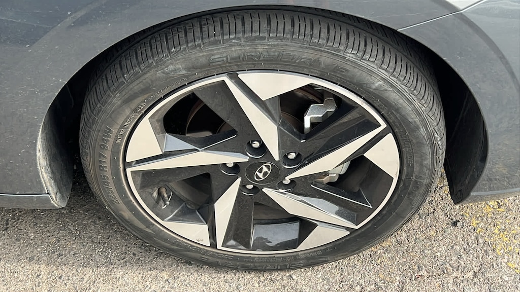 Used 2023 Hyundai Elantra Limited Sedan