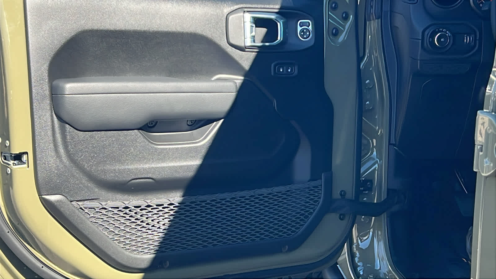 Thumbnail: 2026 Jeep Wrangler - 23