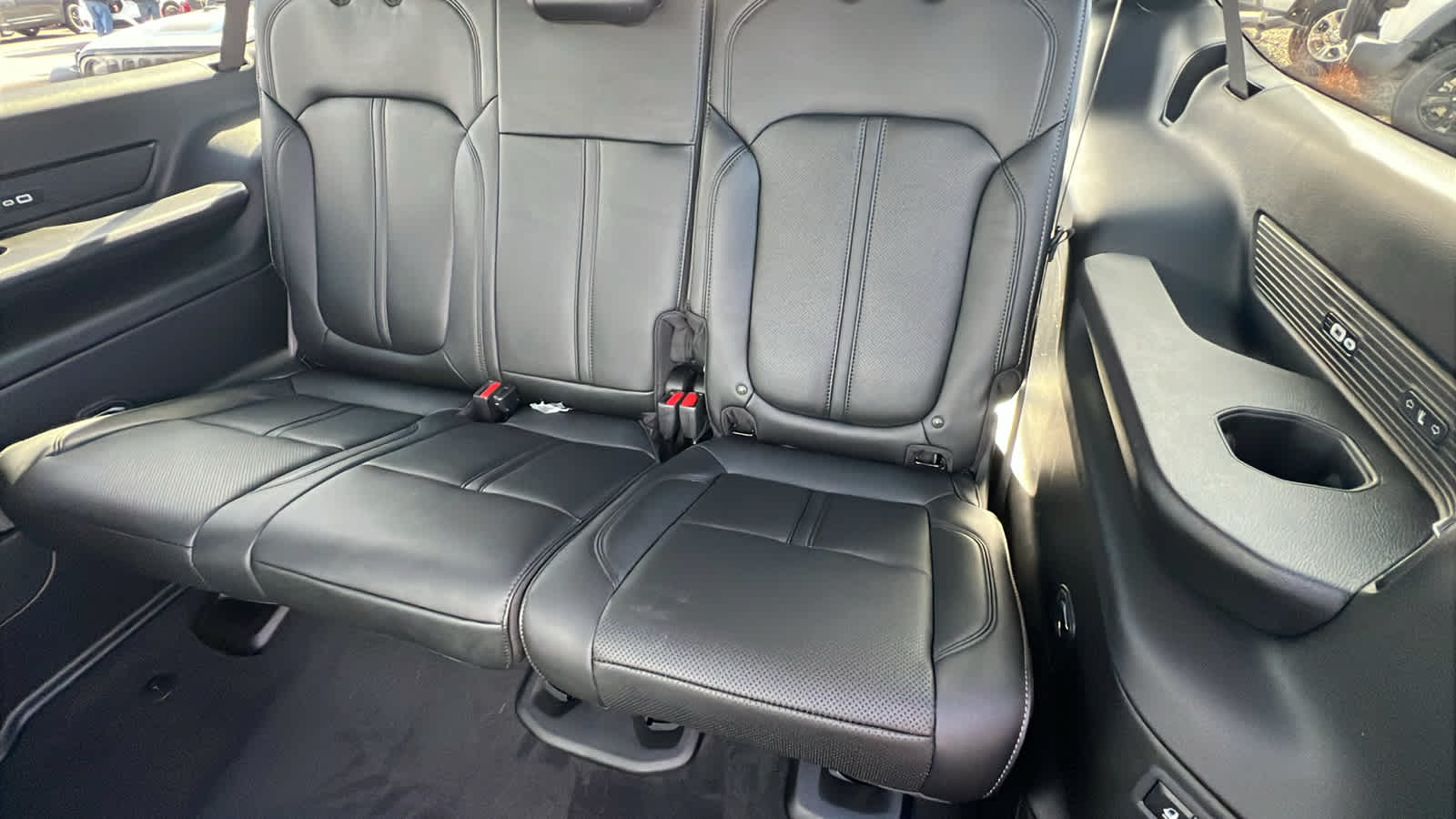 Thumbnail: 2026 Jeep Grand Wagoneer L - 31