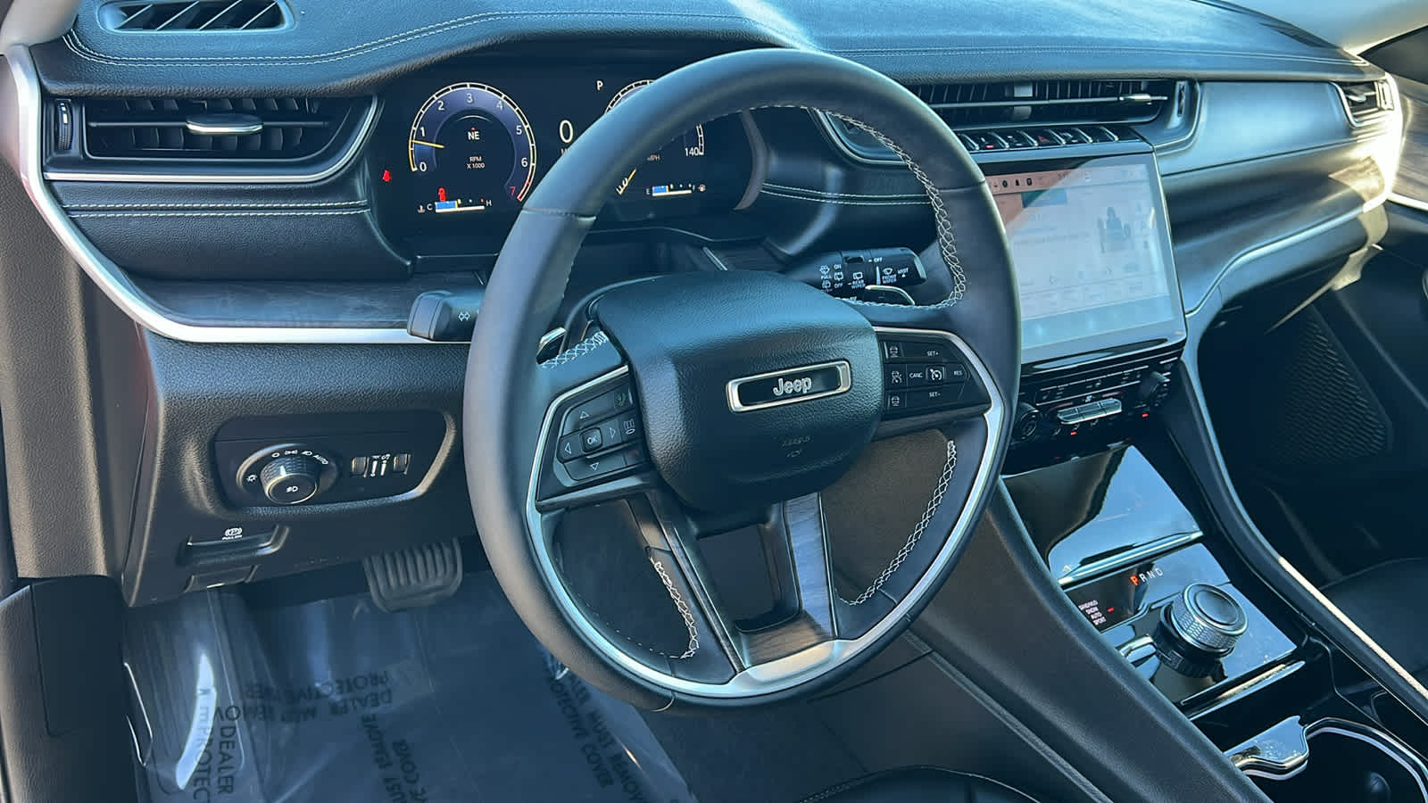 Thumbnail: 2023 Jeep Grand Cherokee - 10