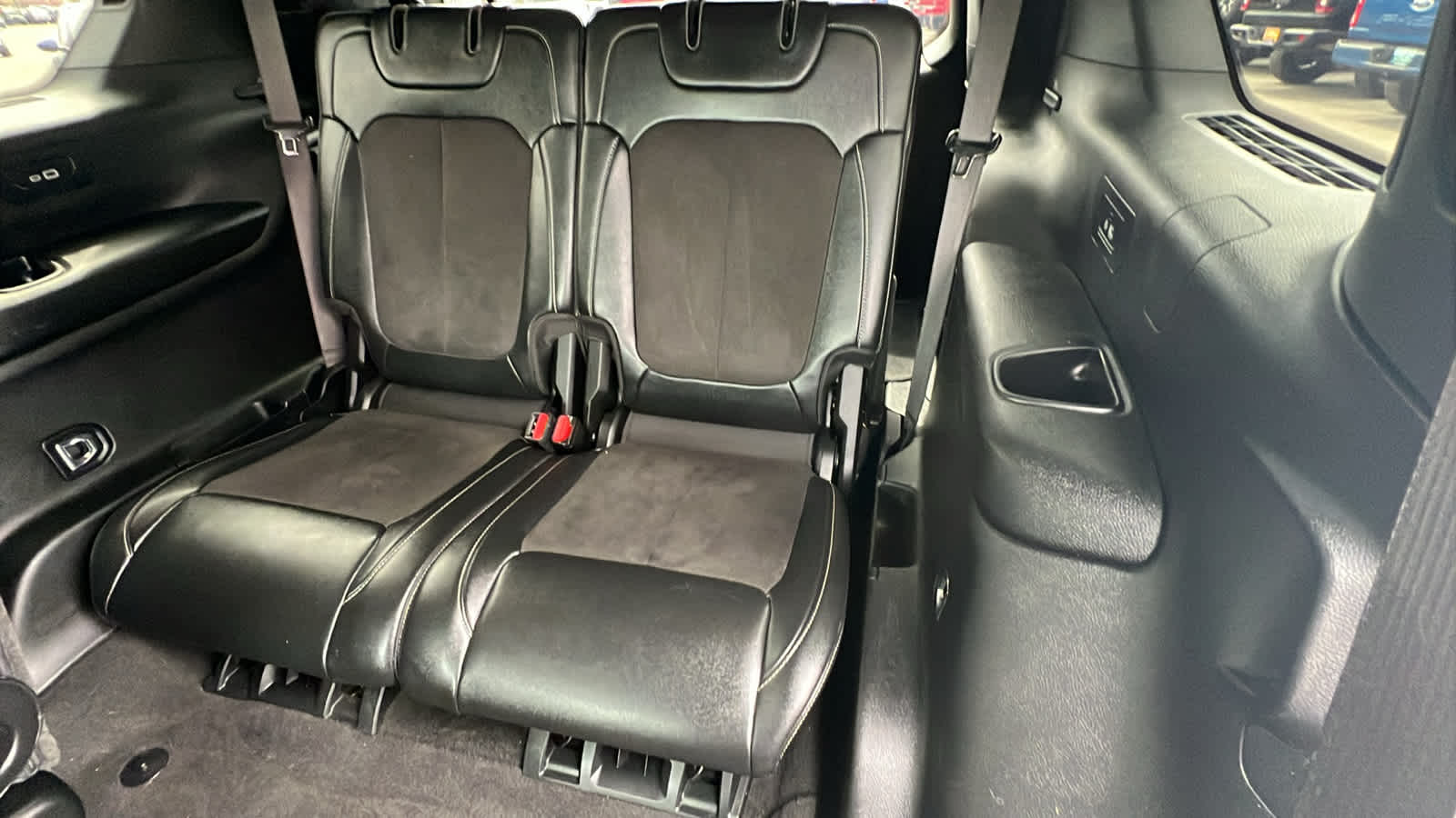 Thumbnail: 2021 Jeep Grand Cherokee L - 32