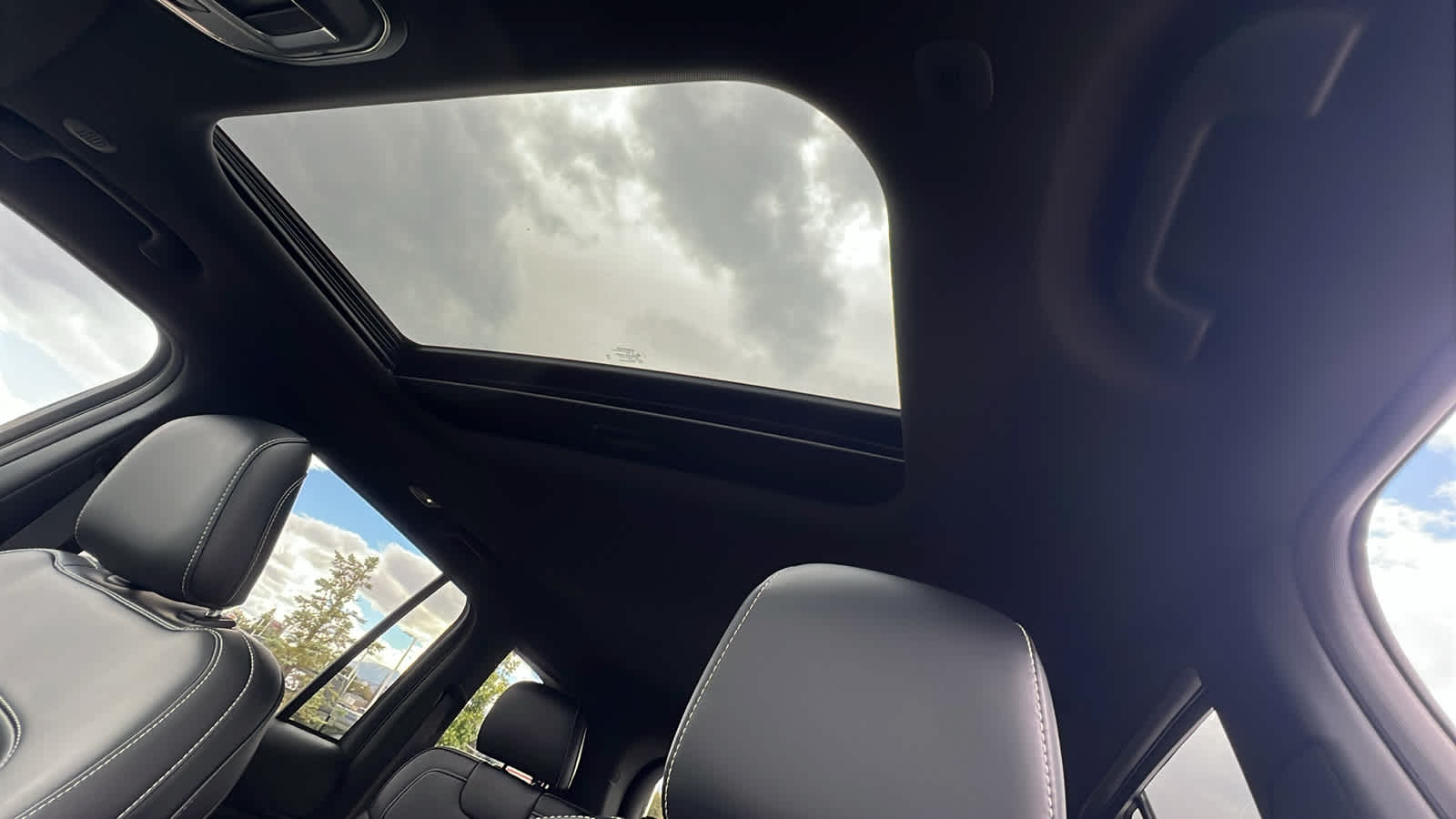 Thumbnail: 2025 Jeep Grand Cherokee - 31