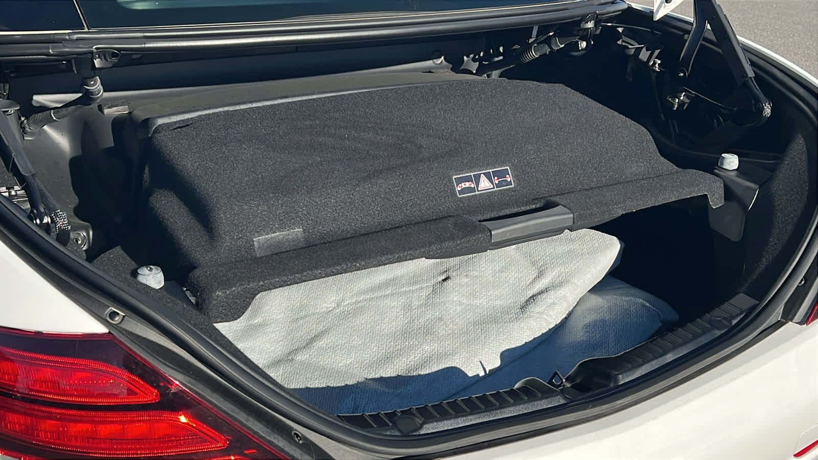 Thumbnail: 2017 Mercedes-Benz SLC - 24