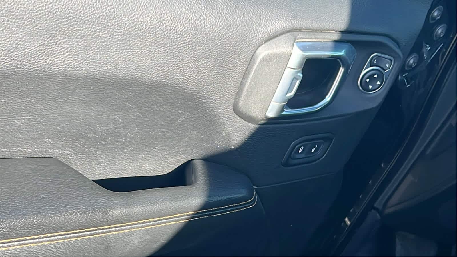 Thumbnail: 2022 Jeep Gladiator - 22