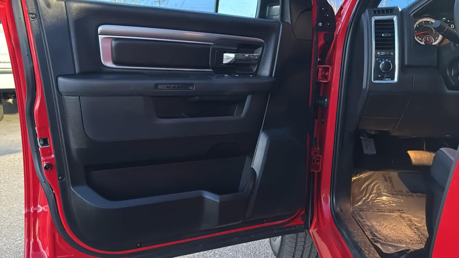 Thumbnail: 2022 RAM 1500 Classic - 23