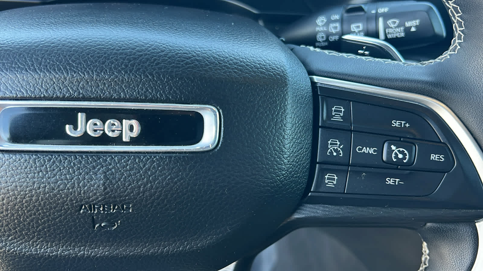 Thumbnail: 2023 Jeep Grand Cherokee - 20