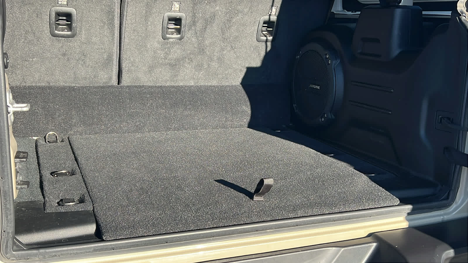 Thumbnail: 2022 Jeep Wrangler - 27