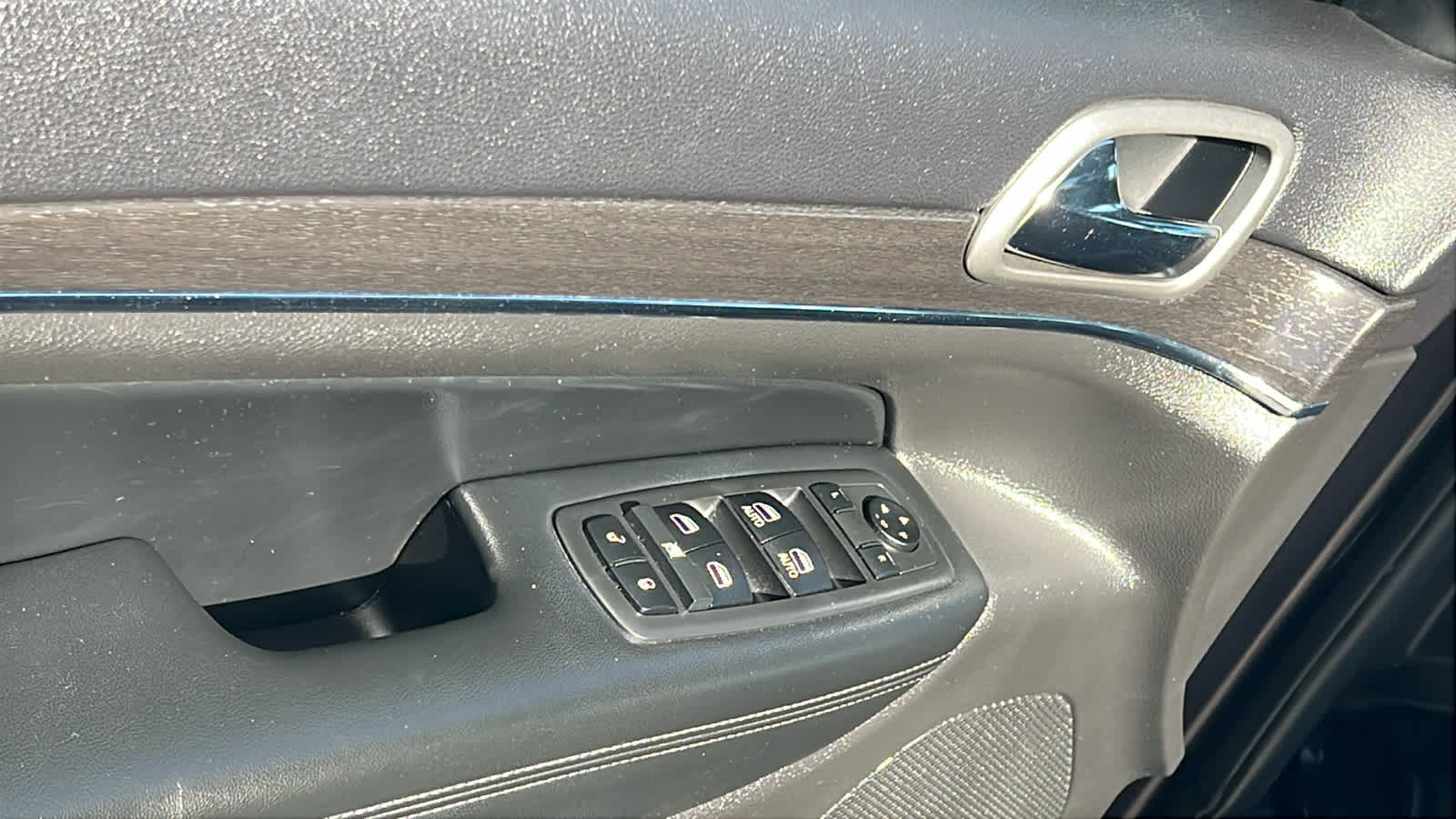 Thumbnail: 2018 Jeep Grand Cherokee - 22