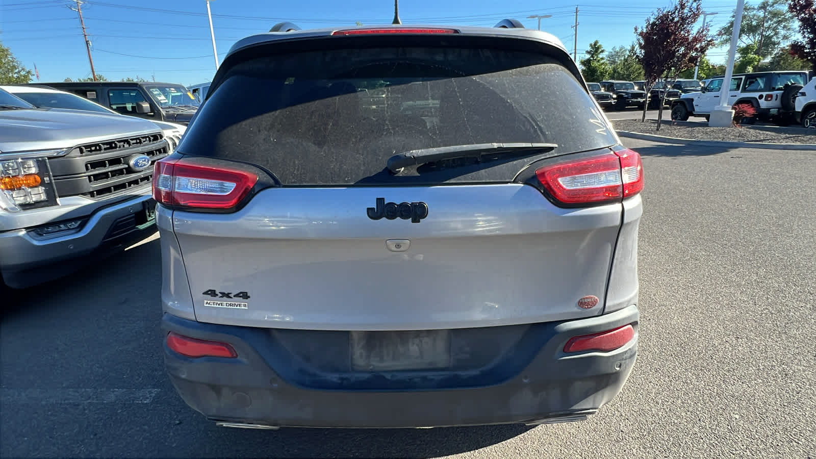 Thumbnail: 2018 Jeep Cherokee - 7