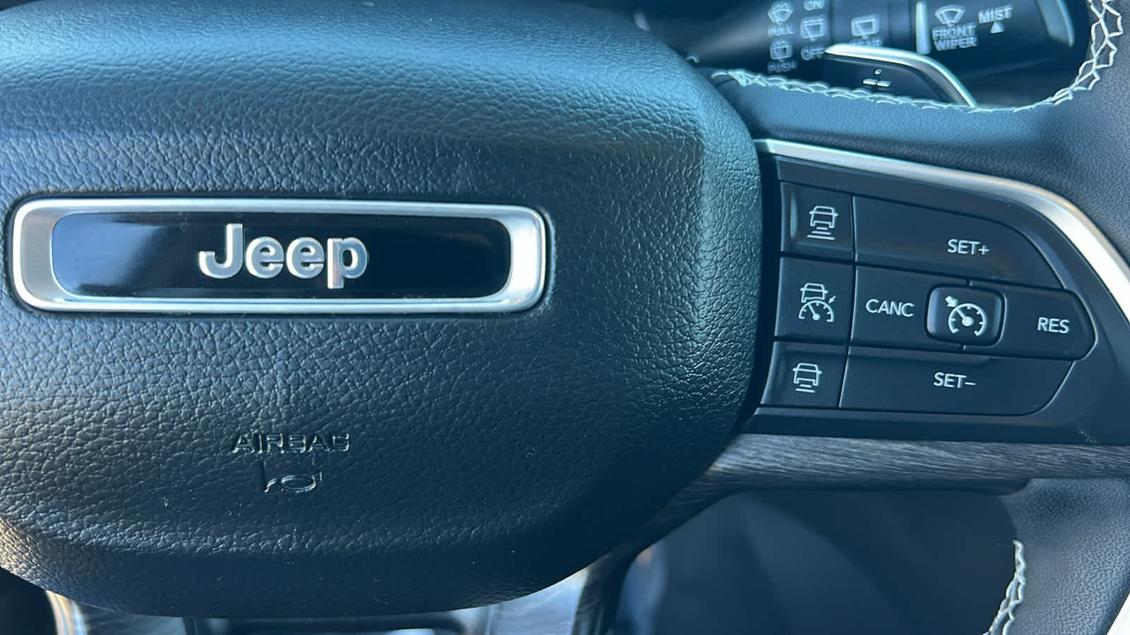 Thumbnail: 2023 Jeep Grand Cherokee - 20