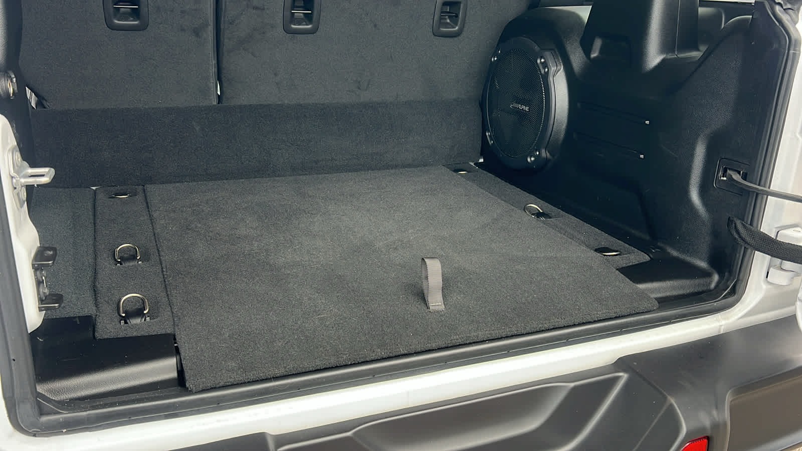 Thumbnail: 2022 Jeep Wrangler - 27