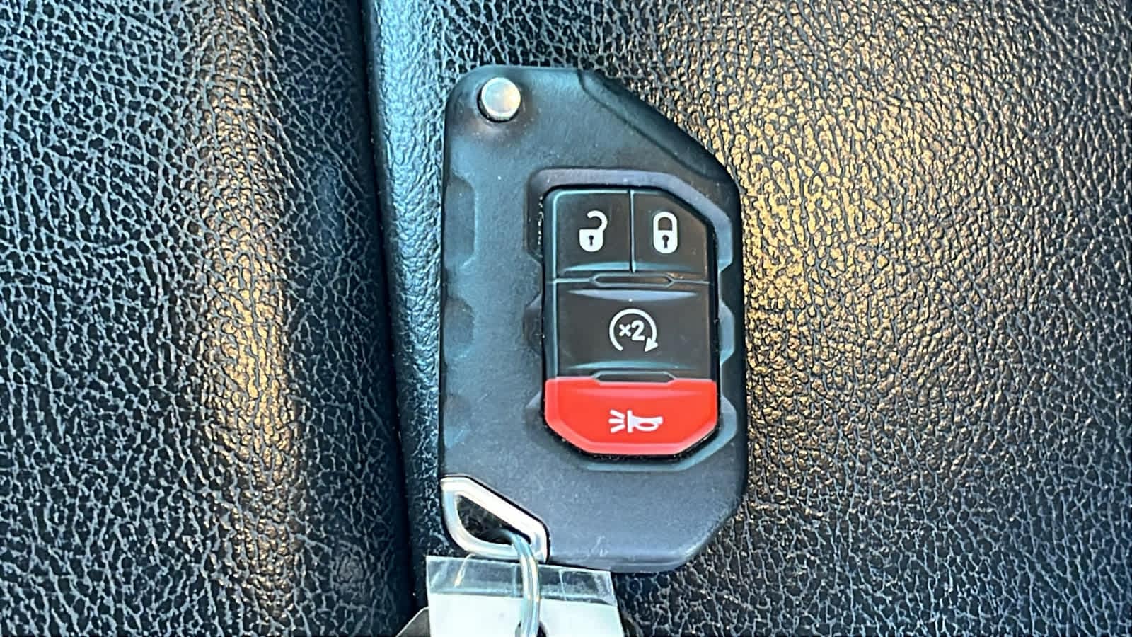 Thumbnail: 2019 Jeep Wrangler - 29