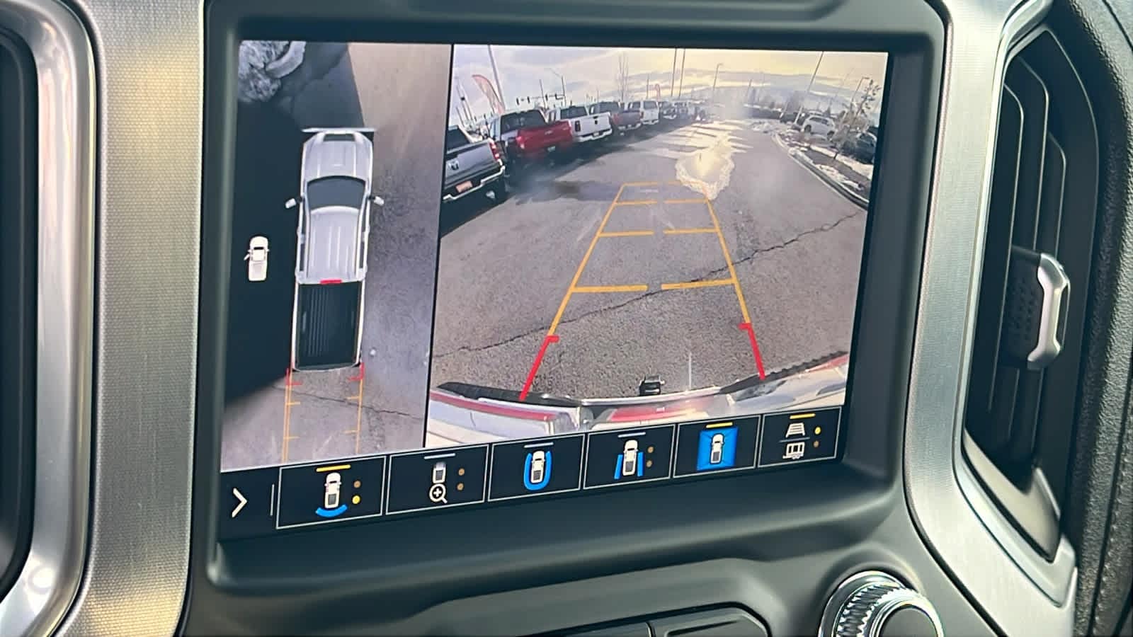 Thumbnail: 2021 GMC Sierra 2500 - 16