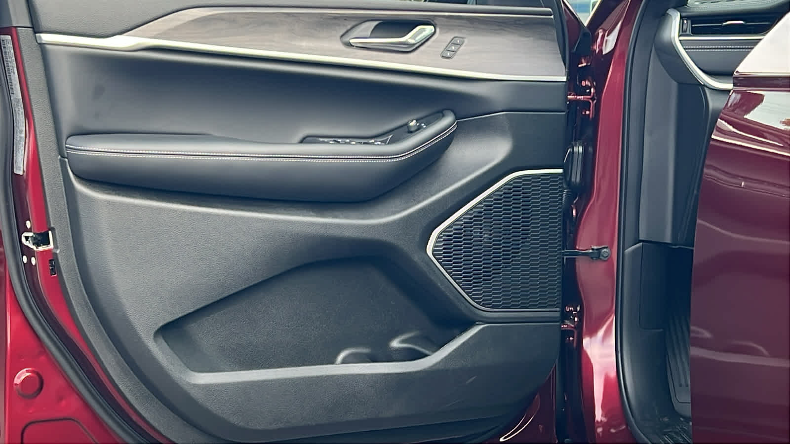 Thumbnail: 2025 Jeep Grand Cherokee - 23