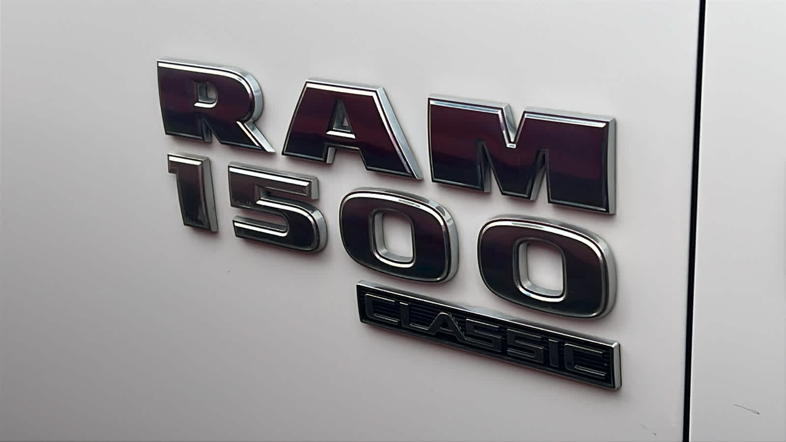 Thumbnail: 2019 RAM 1500 Classic - 3