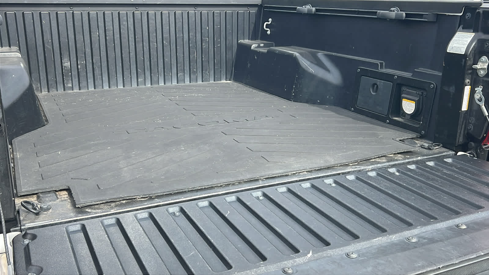 Thumbnail: 2018 Toyota Tacoma - 27