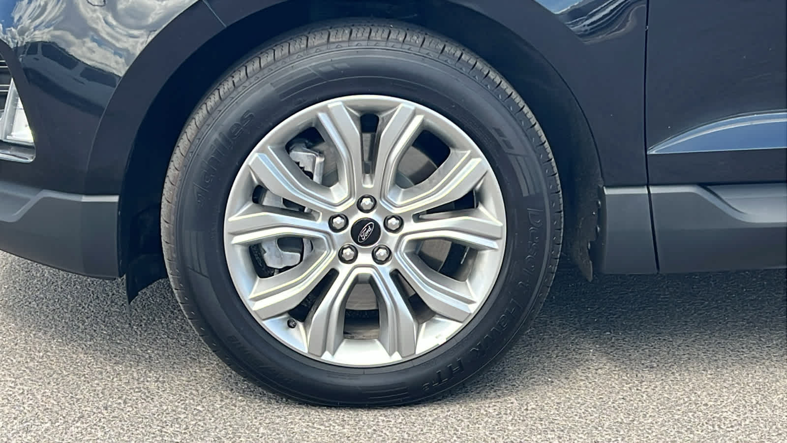 2024 Ford Edge Titanium - Photo 9