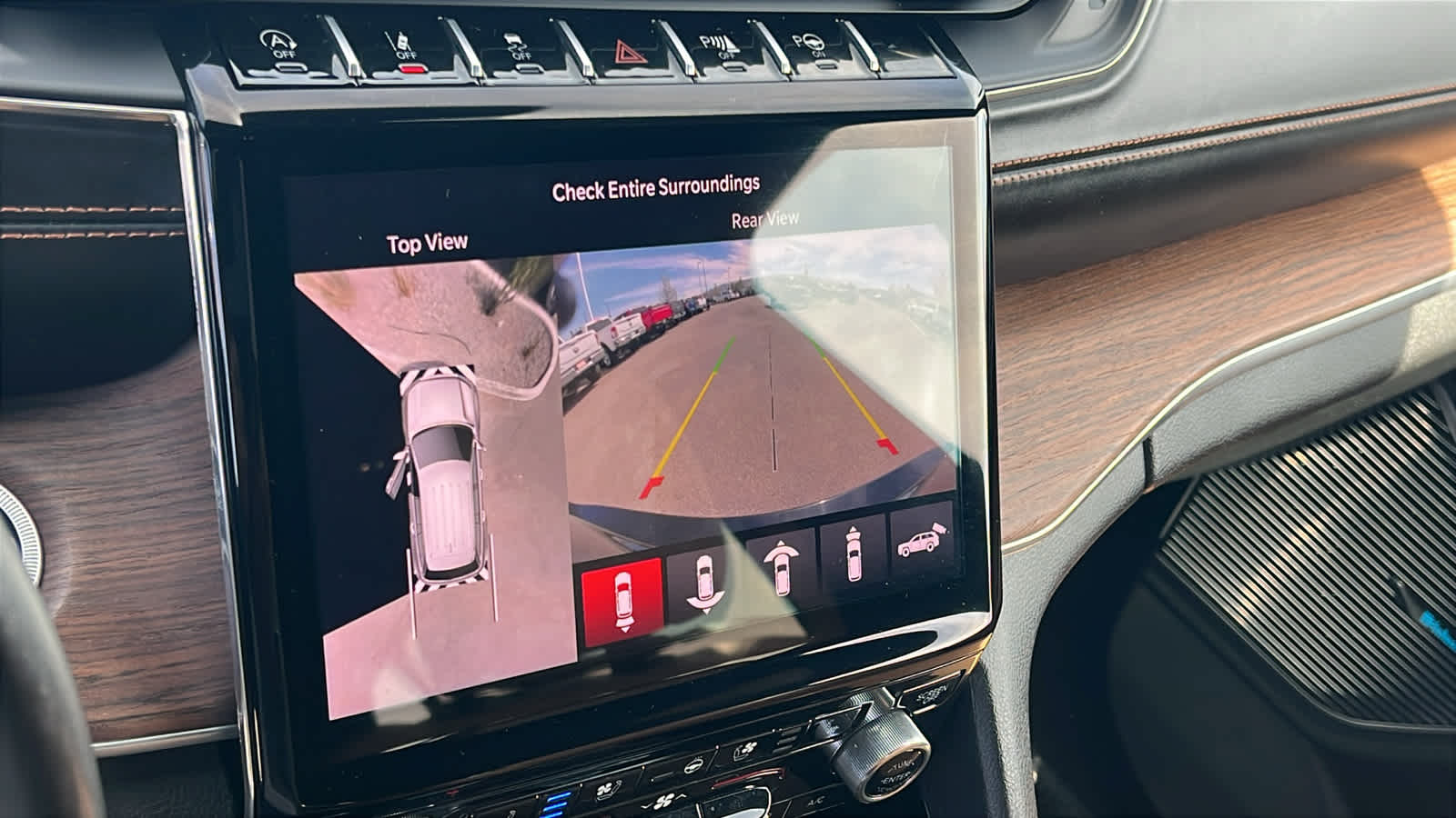 Thumbnail: 2021 Jeep Grand Cherokee L - 16