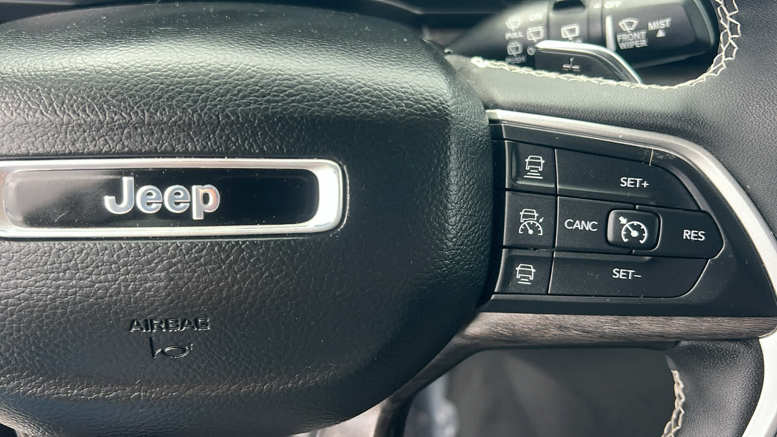 Thumbnail: 2023 Jeep Grand Cherokee - 20