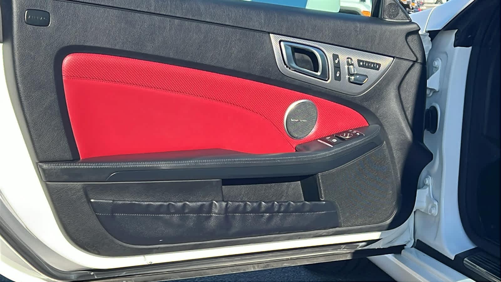 Thumbnail: 2017 Mercedes-Benz SLC - 23