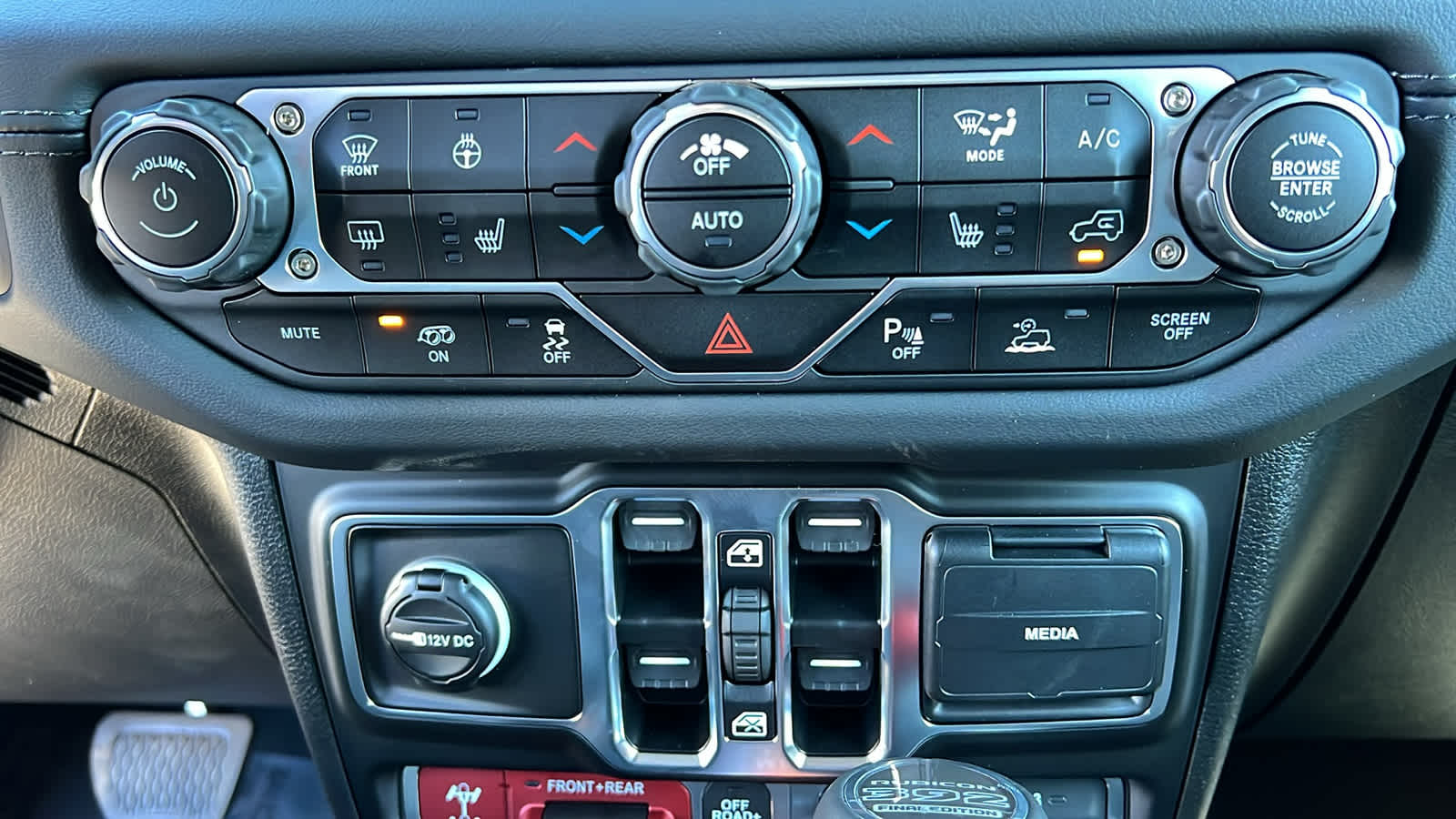 Thumbnail: 2025 Jeep Wrangler - 14