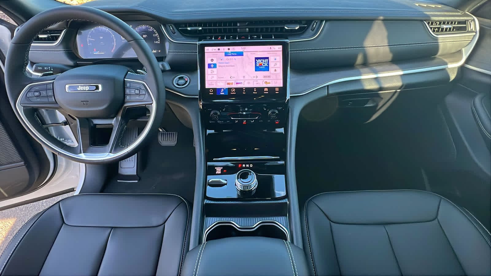 Thumbnail: 2025 Jeep Grand Cherokee - 26