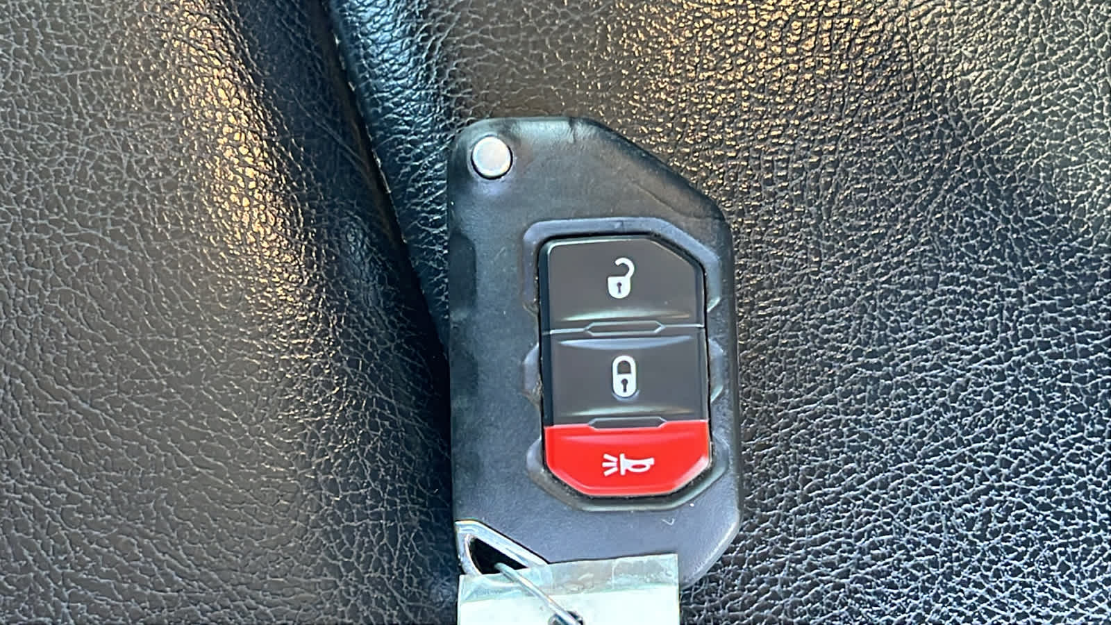 Thumbnail: 2023 Jeep Wrangler - 29