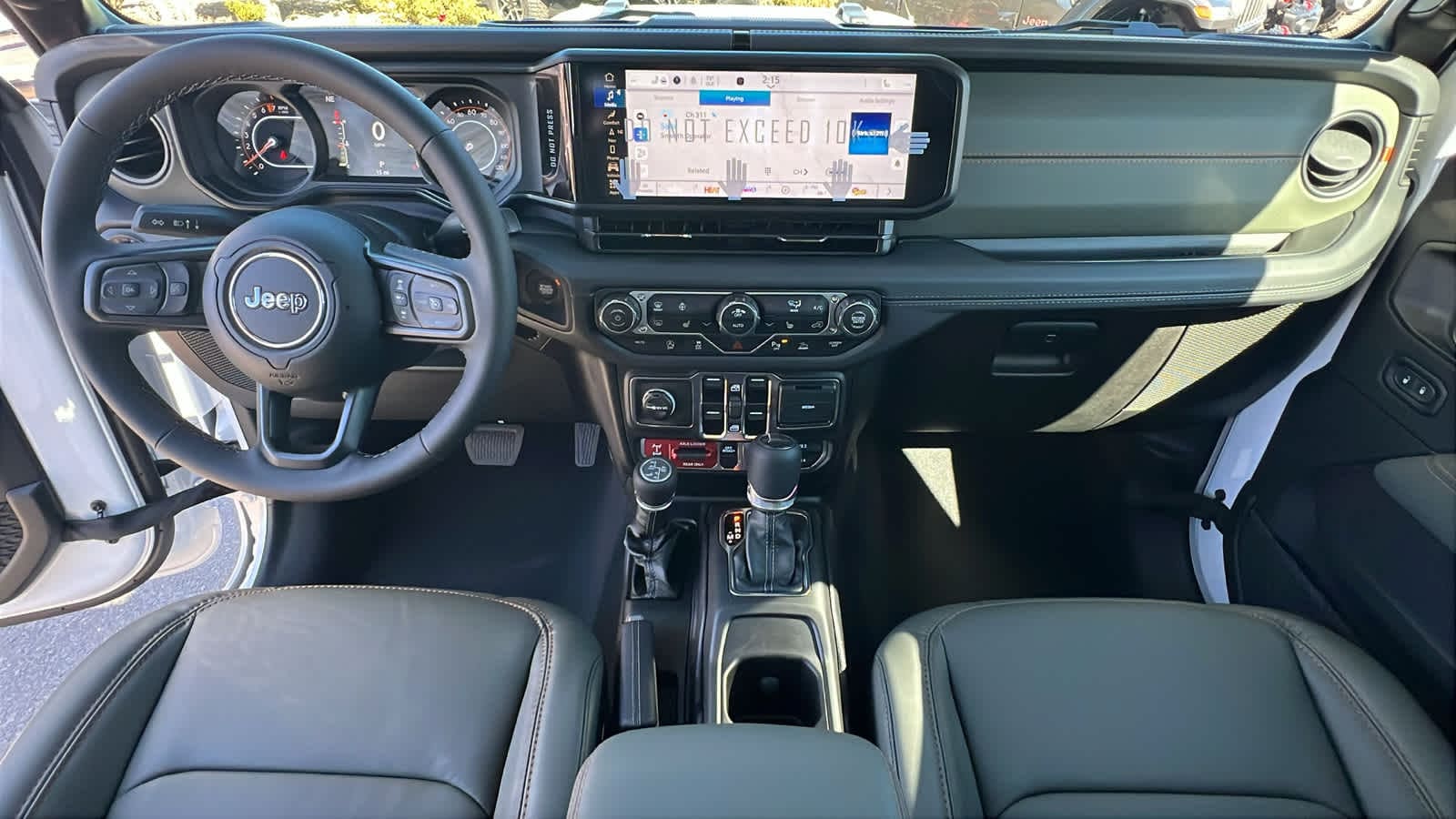 Thumbnail: 2025 Jeep Gladiator - 26