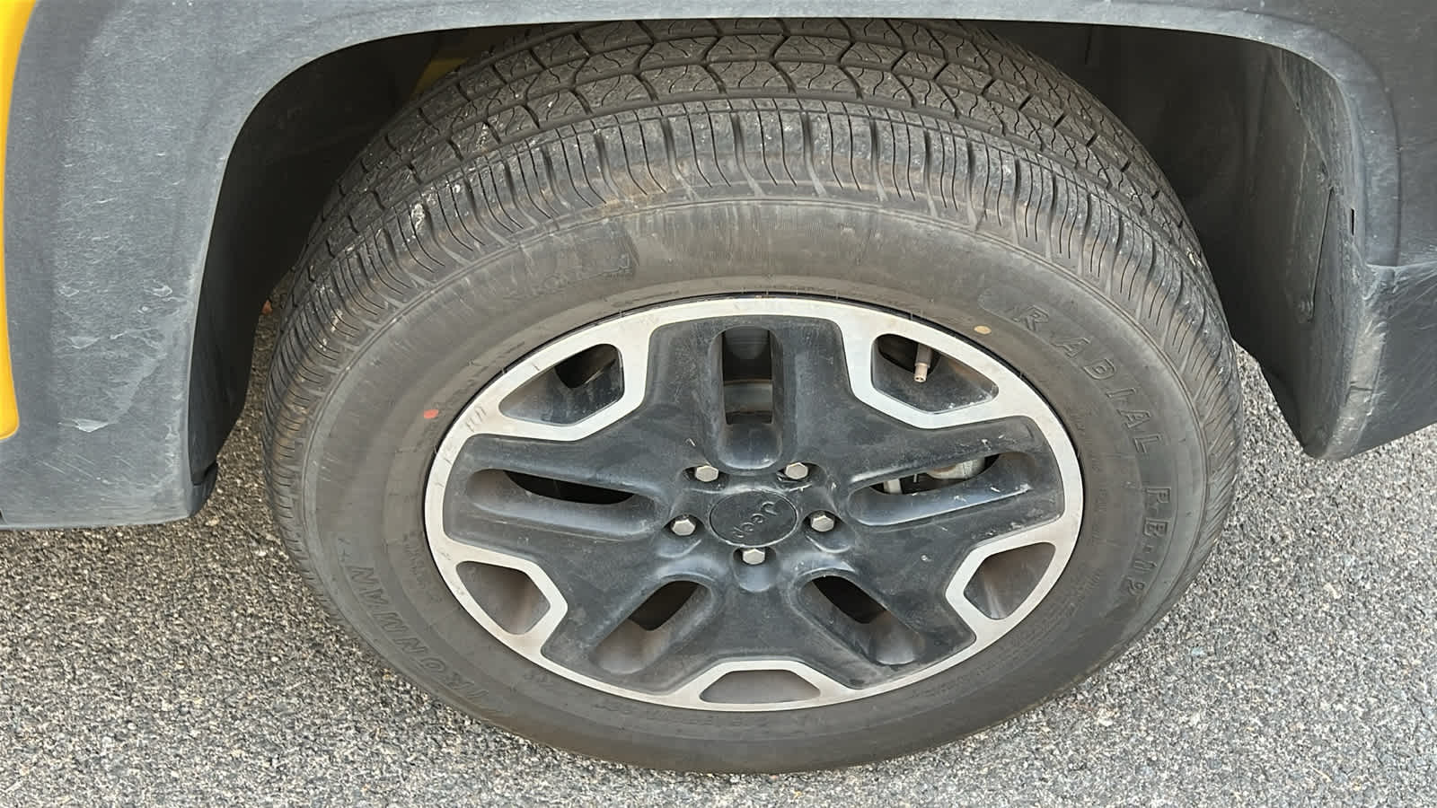 2016 Jeep Renegade Trailhawk photo 4