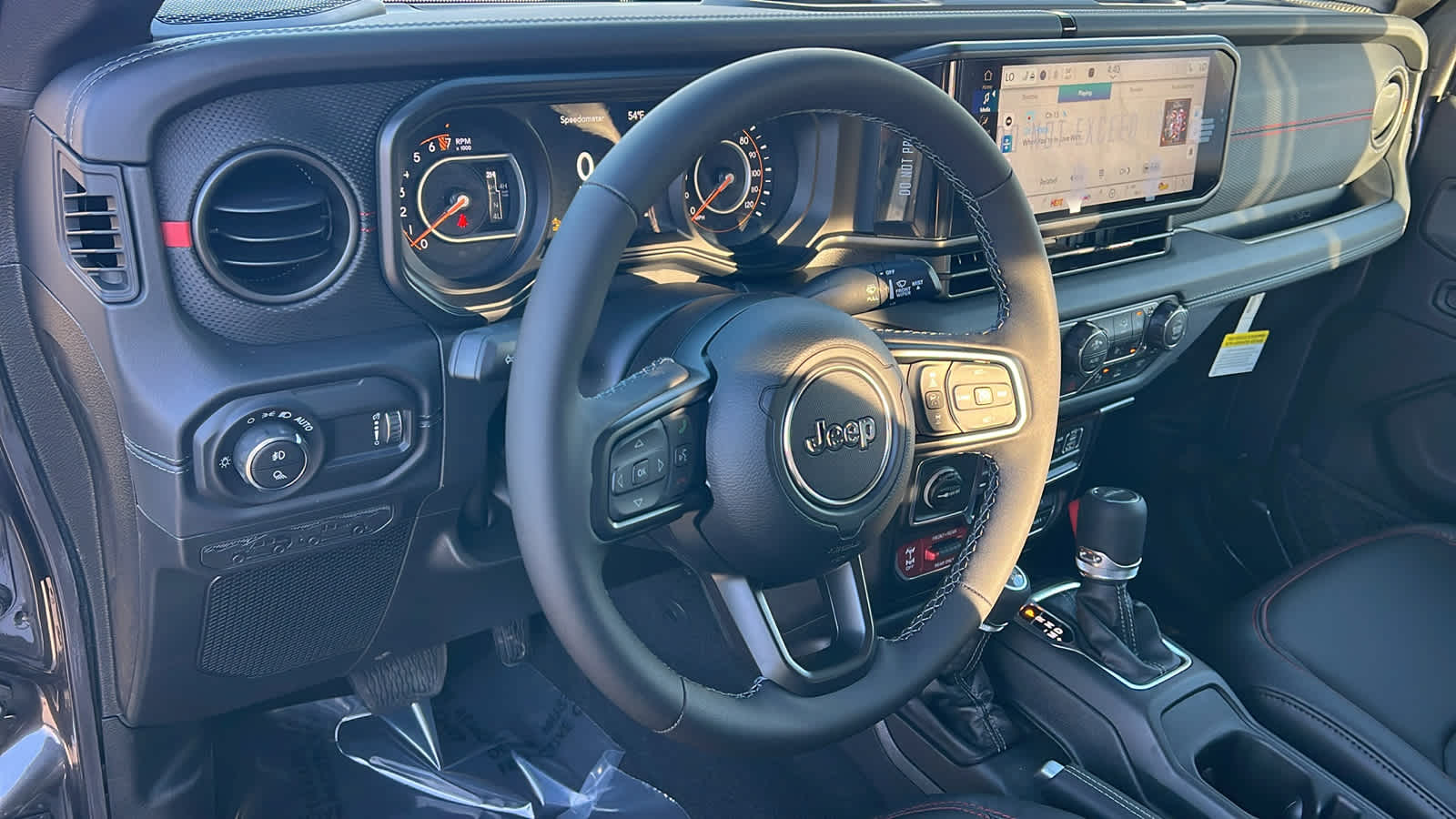 Thumbnail: 2026 Jeep Gladiator - 10